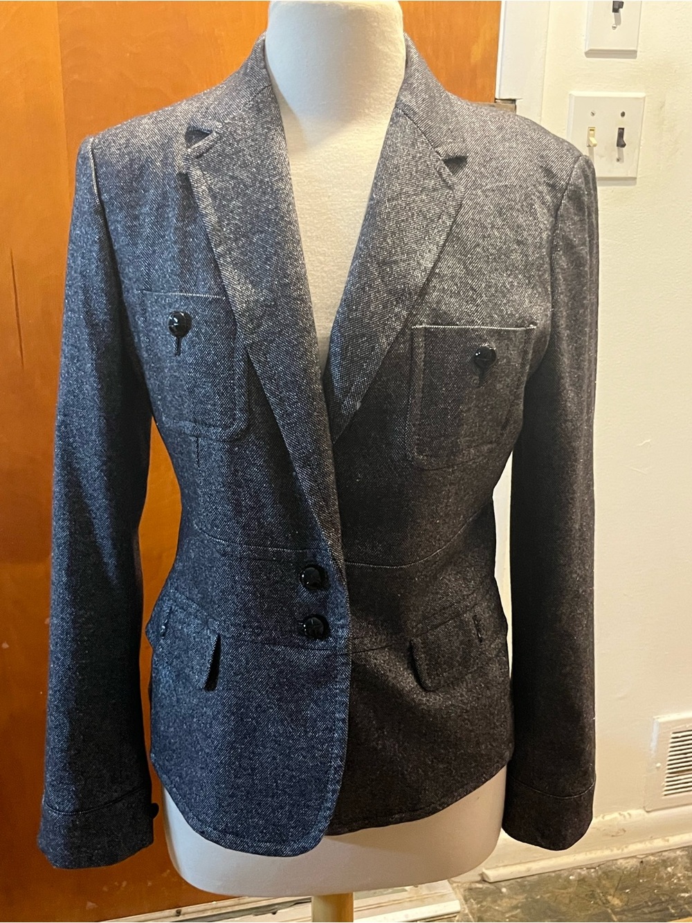 Talbots Women's Charcoal Gray Wool Blend Blazer Jacket Size 10. Lined Pockets